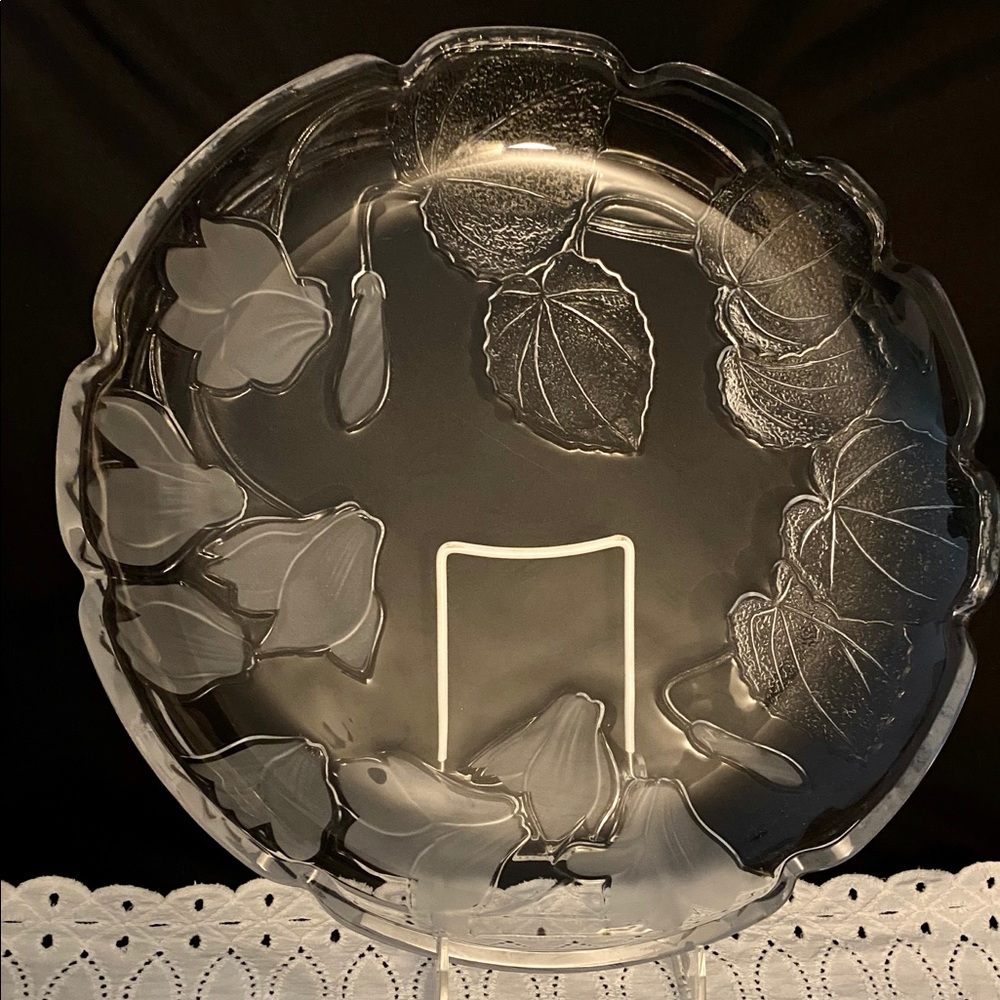 Fifth Avenue Crystal Casandra 14” Round Plate